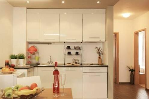 View Apartments - Photo3