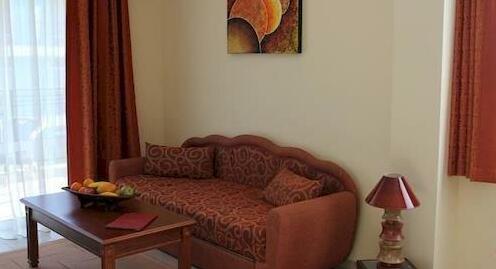 Karolina Complex - Photo2