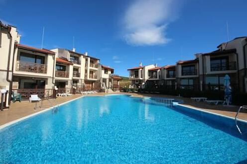 Menada Imperial Heights Villas - Photo2
