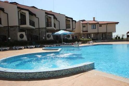 Menada Imperial Heights Villas - Photo4