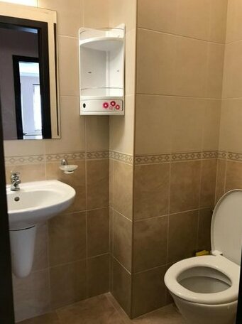 Beautiful & Spacious 2 Bedroom apt - Photo2