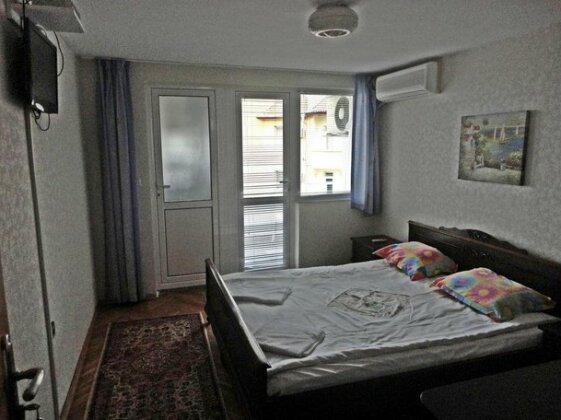 Guest Rooms Casa Luba - Photo2