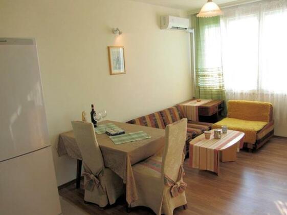 Central Panorama City Apartment in Varna - Photo2