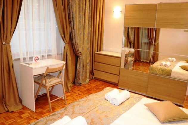 Central Varna Apartment - Lets4Holiday - Photo4