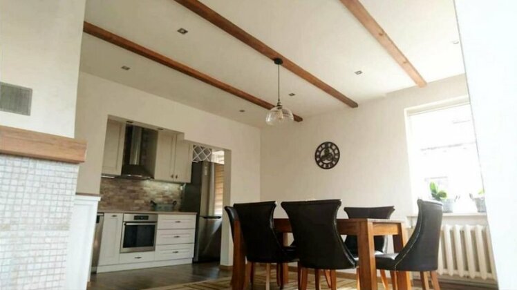 Luxury 2BD House Floor - Photo2