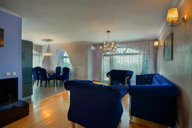 Purple Star Apartments - Photo2
