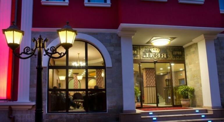 Real Hotel - Photo2