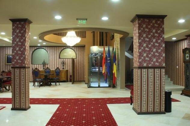 Real Hotel - Photo3