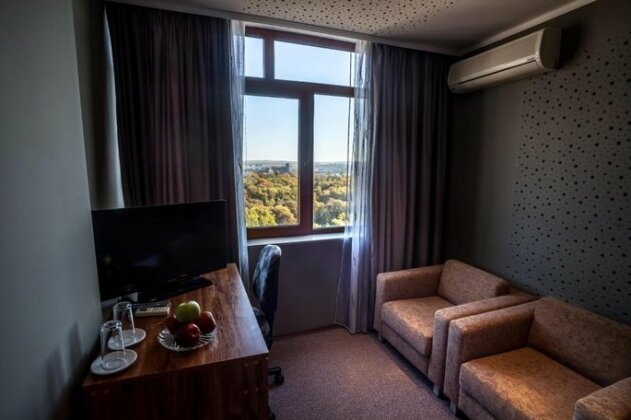 Panorama Top Floor Rooms in Hotel Tundzha - Photo4