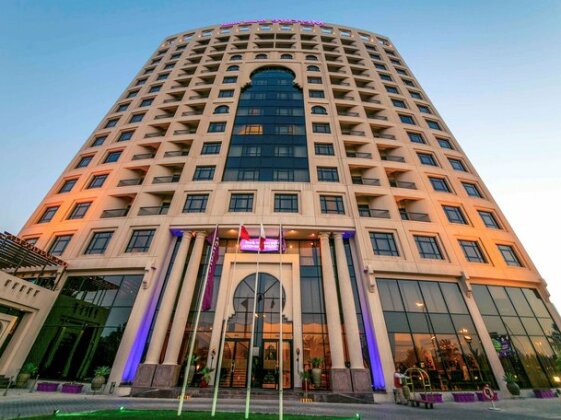 Mercure Grand Hotel Seef / All Suites - Photo2