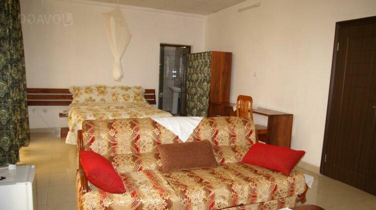 Yombe Palace - Photo4