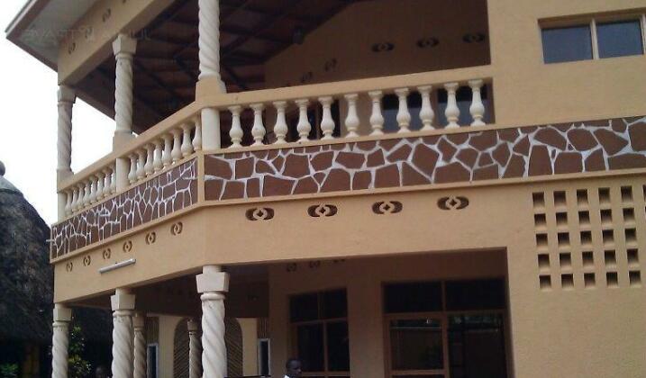 Palm Beach Makamba - Photo2