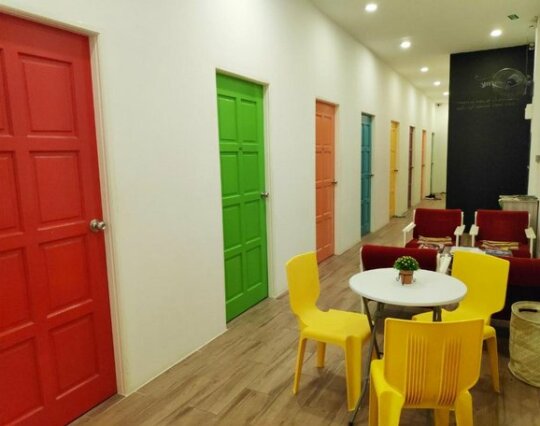 EZ Lodgings - Photo2