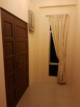 Spacious Semi-Detached Home - Photo4