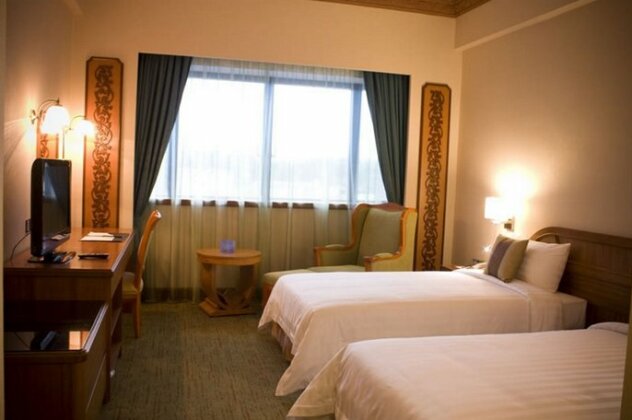 The Centrepoint Hotel - Photo2