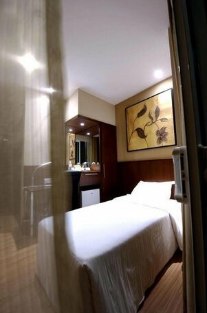 Roomz Hotel - Photo5
