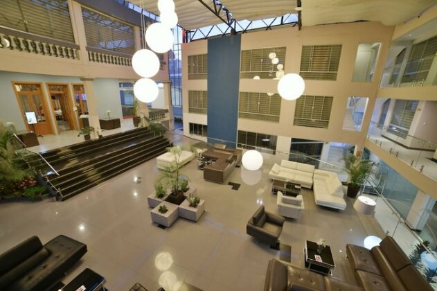 Camino Plaza - Photo3