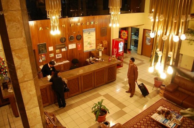 Cesar's Plaza Hotel - Photo4