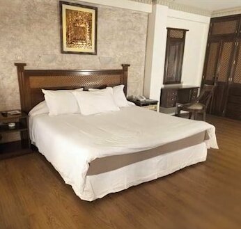 Hotel La Colonia - Photo4
