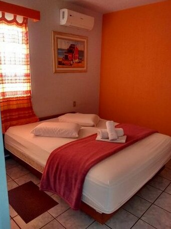 Cande Hotel
