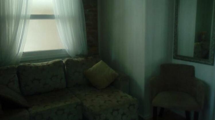 Adorno Guesthouse - Photo4