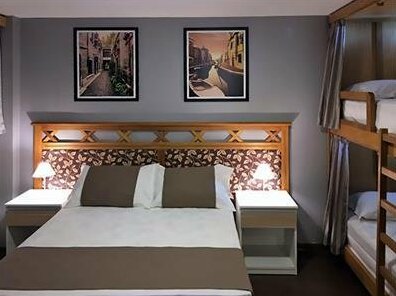 Eleganz Hostel & Suites - Photo2