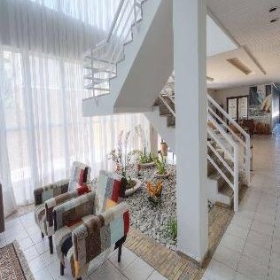 Brisol Hotel - Photo4