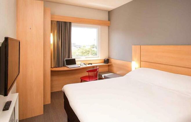 Ibis Montenegro - Photo2