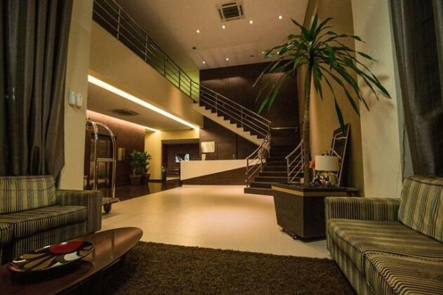 Golden Plaza Hotel - Photo3
