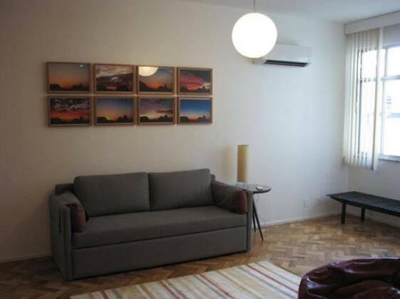  Photo 1