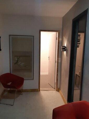 OrangeHouse108 - Photo3