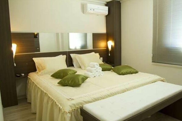 Benos Hotel - Photo2