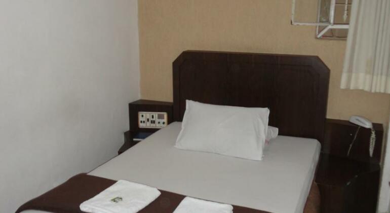  Photo 1
