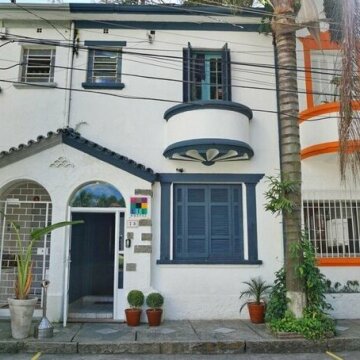 Lil Square Party Hostel