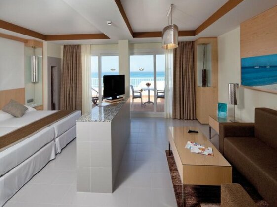 Travel Inn Ritz Hotel - Photo4
