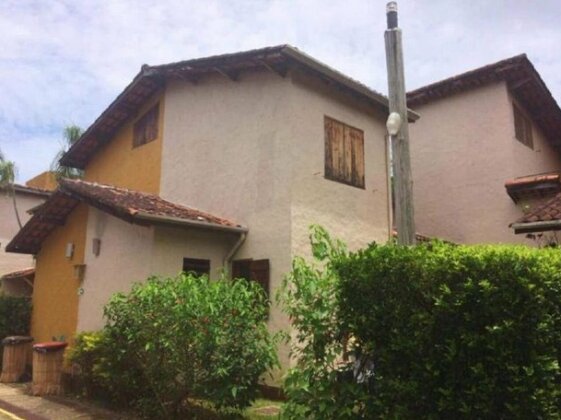 Chale em Condominio Fechado