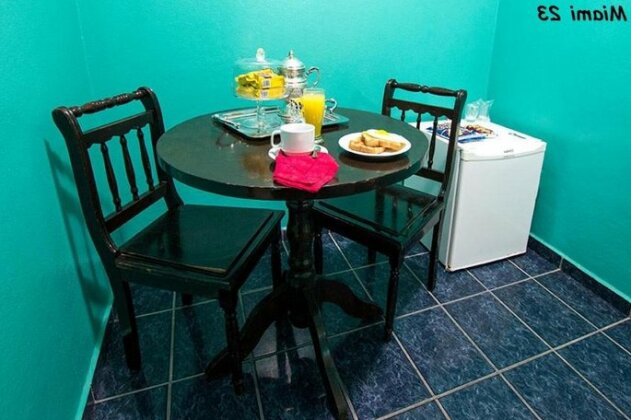 Champagne Motel - Photo5