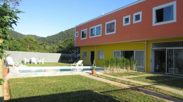 Pura Vida Surf Camp - Photo2