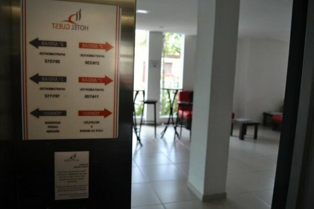 Hotel Guest - Photo4