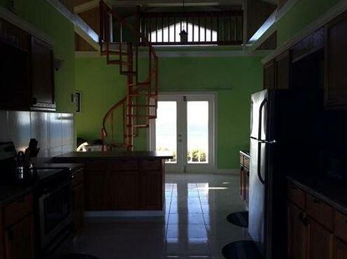 Abaco Sunrise Villa by Living Easy Abaco - Photo4