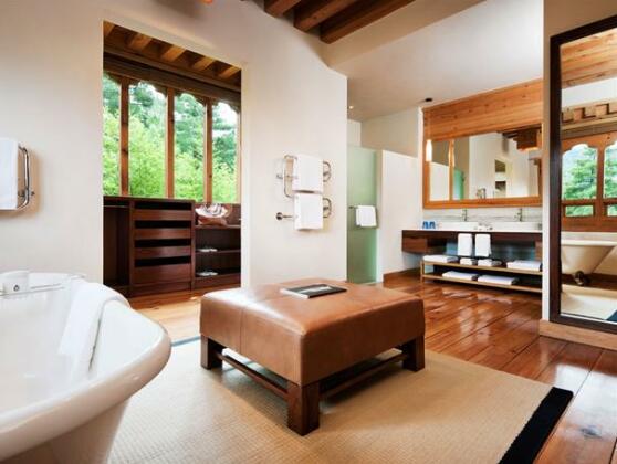 Uma Hotel Paro - Photo4