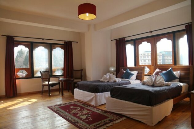 Hotel Golden Roots - Photo2