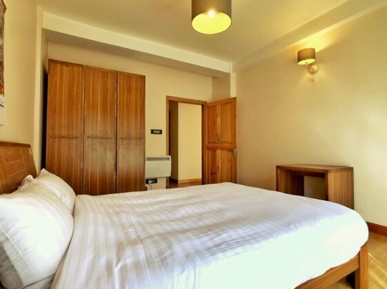 Sambhav Service Apartments - Photo4