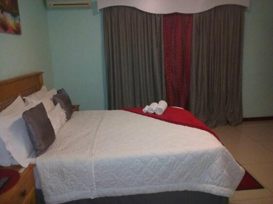 Barbie's Bed & Breakfast - Photo2