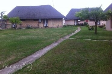 Camels Inn Lodge - Photo2
