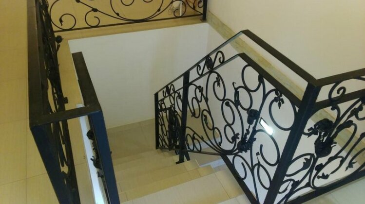 First Avenue Guest house - Photo2