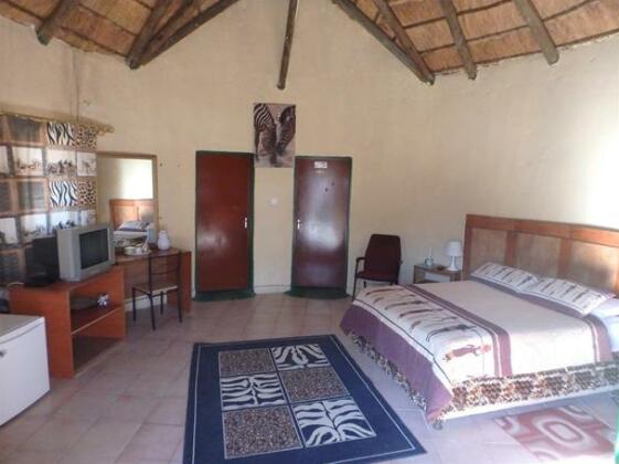 Leopard Lengau Lodge - Photo5