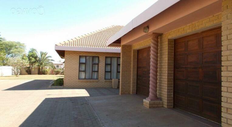 Living Guest House Executive - Photo2