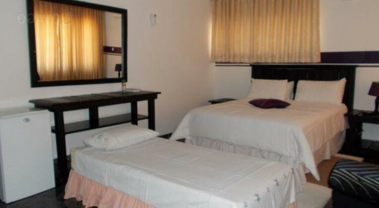 Living Guest House - Photo2