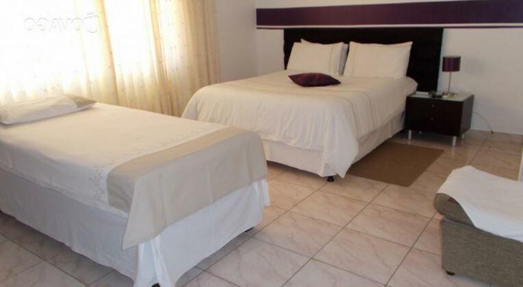 Living Guest House - Photo5